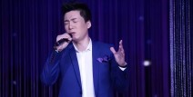 假装悲伤拿星光大道冠军赚千万被夜店封杀好玩！星光大道歌手杨帆老婆