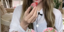 草莓小姐姐,甜美魅力，青春风采